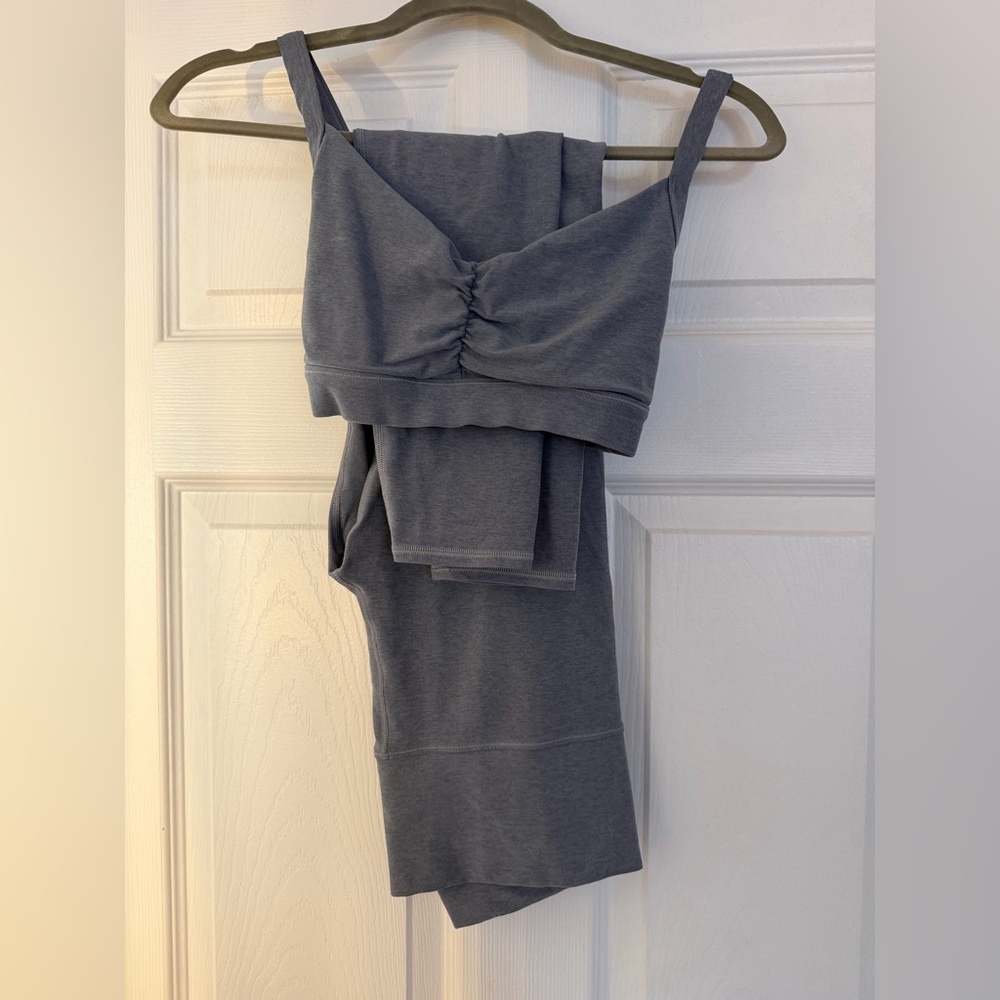 Vuori Gray Leggings and Top Set